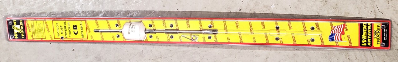 Wilson 2000 Trucker CB Antenna - 10" Shaft w/ 49" Whip - 305-497 - New Old Stock