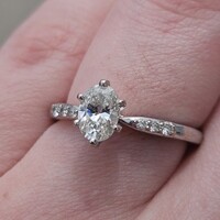  14K White Gold Oval Cut .73Ct Diamond Engagement Ring with Accents Size 7.25   