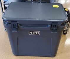  YETI Roadie 60 Wheeled Cooler with Retractable Handle and Tray