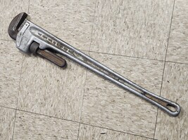 RIDGID 36" Aluminum Pipe Wrench Model 836 – 5" Capacity – Made in USA