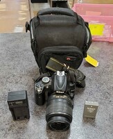 Nikon D5000 12.3 MP DX Digital SLR Camera with 18-55mm VR Lens with Battery, Cha