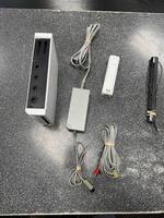 Nintendo Wii Video Game System RVL-001 Console w/ Cords, Controller & Sensor