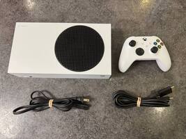 Microsoft XBOX Series S 512GB w/ Controller & Cords - 1883