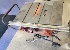 Ridgid 15-Amp Heavy-Duty Table Saw With Stand - R4513