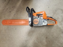 STIHL MS 250 Gas Chainsaw w/ Bar Cover
