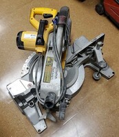 Dewalt 12 Inch Coumpound Miter Saw 15 Amp - DW715