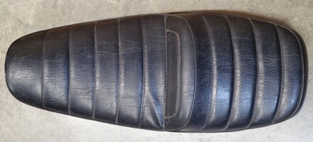 1982 Yamaha XS750 Seat