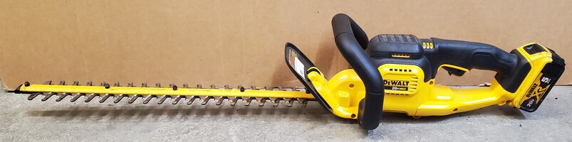 DeWALT DCHT820 20V MAX Lithium Ion 22" Hedge Trimmer w/ Battery