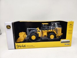 Ertl 1/50 Scale John Deere 944K Wheel Loader Prestige Collection 45250