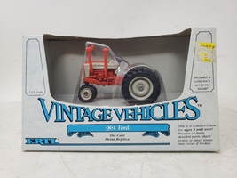 ERTL Vintage Vehicles 961 Ford 1:43 Scale Die-Cast Metal Replica