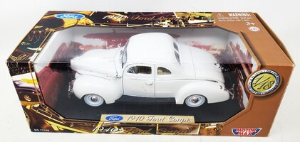 Motormax 1940 Ford Coupe 1:18 Die-Cast Metal & Plastic Model w/ Box