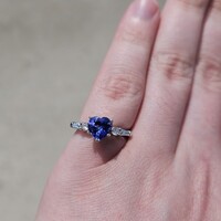  18K White Gold 1.34Ct Tanzanite Heart Ring with Diamond Accents 3.3 Gram Size 5