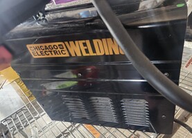 CHICAGO ELECTRIC Flux 125 Welder