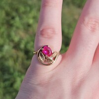 10K Yellow Gold Nested Oval Ruby Leaf Nest Cocktail Ring 3.2 Grams Size 5.25