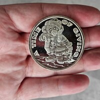 2001 Christmas Bear Time of Giving Ornament 999 Silver Troy Ounce Coin Round