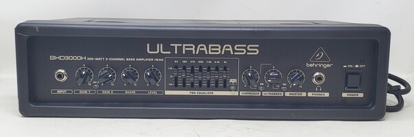 Behringer Ultrabass BXD3000H Light Weight 300-Watt 2-Channel Bass Head
