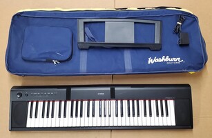 Yamaha Piaggero NP-11 61 Key Portable Keyboard w/ Soft Case