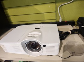 Optoma GT1080 Full 3D 1080p DLP Short Throw Projector 2800 Lumens 