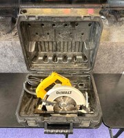 DeWalt Corded DW362 15 AMP 7 1/4" Circular Saw