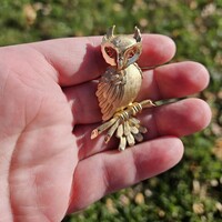 Trifari Gold Tone Perched Owl Brooch Pin Red Rhinestone Eyes 2x1 Inches