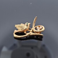 Sarah Coventry Gold Tone Green Rhinestone Bird Bird's Nest Eggs Brooch Pin