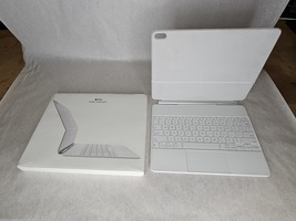 Apple A3340 Magic Keyboard Folio for iPad Air 13" White 