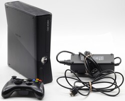 Microsoft XBOX 360S Slim 500gb w/ Controller Power Brick and HDMI