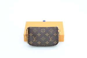 Louis Vuitton Monogram Mini Pochette Accessories Bag