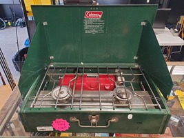 Coleman 2-Burner White Gas Camp Stove Model 413G dated 10/1973