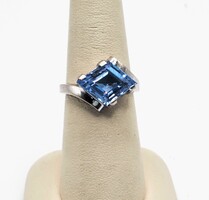  10K White Gold Blue Stone Fashion Ring 3.75 Grams Size 7