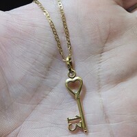  18K Yellow Gold #13 Heart Key Pendant with 18K Chain Link Necklace 18 Inches 