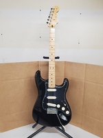 Fender Standard Stratocaster 2019 - Model 0140220506 - Made in Mexico