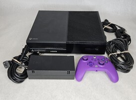 Microsoft Xbox One Model 1540 1TB Video Game Console Aftermarket Controller