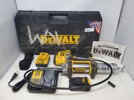 DEWALT 20V Cordless Grease Gun w/ Batteries, Charger, and Case (DCGG571)