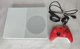 Microsoft Xbox One S 1681 1TB Console w Controller And Cords