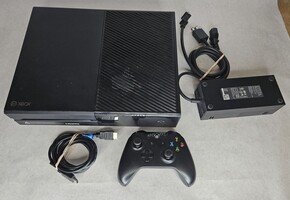 Microsoft Xbox One 500GB Model 1540 Console w/ Controller Cords