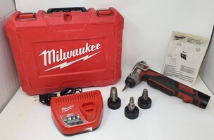 Milwaukee 2432-20 ProPEX Expansion Tool 12V w/ Battery, Charger, 3 Heads & Case