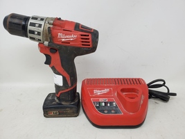 Milwaukee 12V ?(2410-20) Cordless 3/8” Drill/Driver Tool w/ Battery & Charger