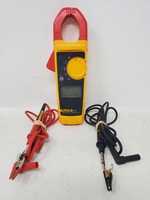 Fluke 323 True-RMS Clamp Meter, LCD, 400 A, 1.1 in (28 mm) Jaw Capacity - AS IS