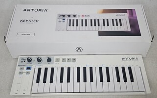 Arturia Keystep Controller and Sequencer Keyboard with Box 